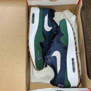 *NEVER WORN* Women’s Air Max 1 ‘87 QS